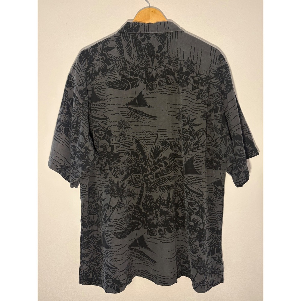 Tommy Bahama Mens XL Silk Camp Shirt Gray Black Tropical Palm Sailboat Island - Picture 3 of 6
